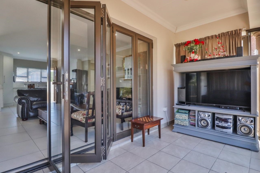 3 Bedroom Property for Sale in Island View Western Cape